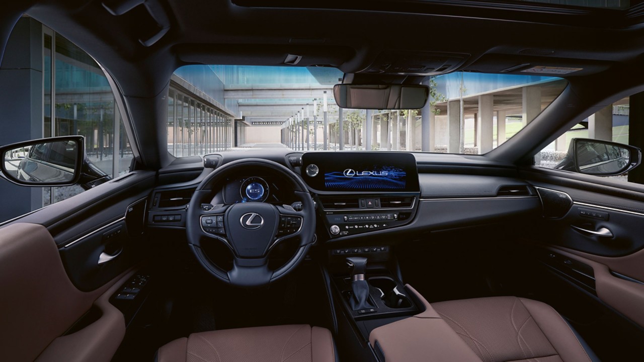 Front interior of a Lexus ES
